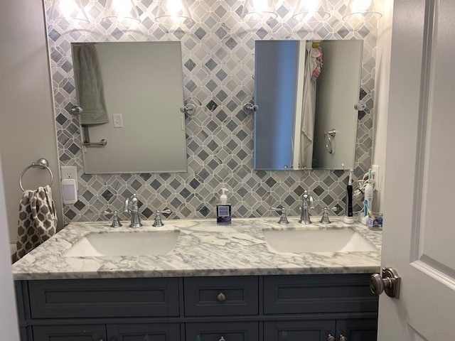 Double vanities in bathroom - 298 Albion St Unit 1