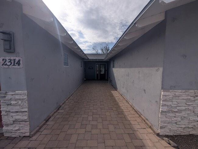 Photo - 2314 N 64th Pl