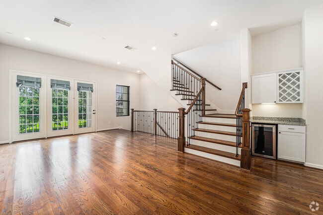 Building Photo - 1404 W 26th St Rental
