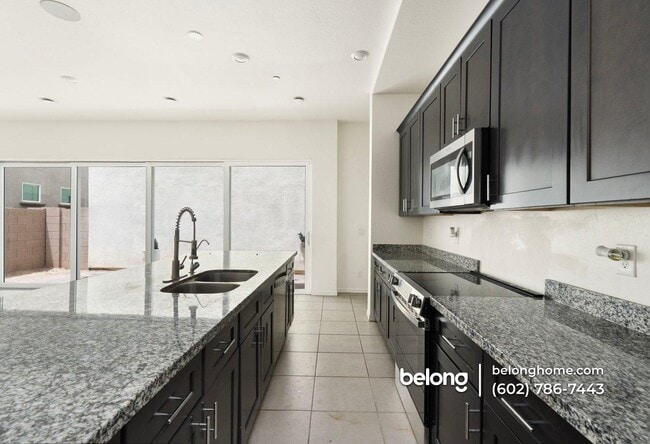 Photo - 221 E Balsam Dr