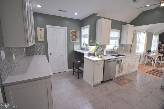 Photo - 8811 Badger Dr