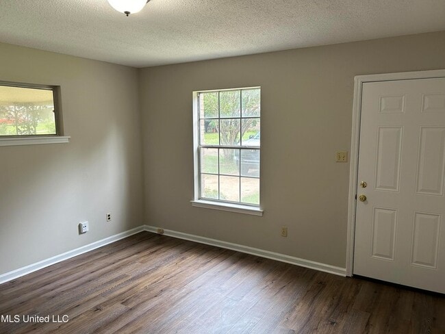 Photo - 8105 Elmbrook Dr