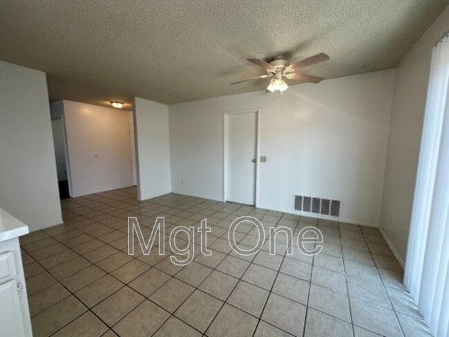Photo - 1133 Topaz St