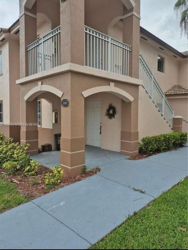 Building Photo - 2701 SE 12th Rd Unit 106 Rental