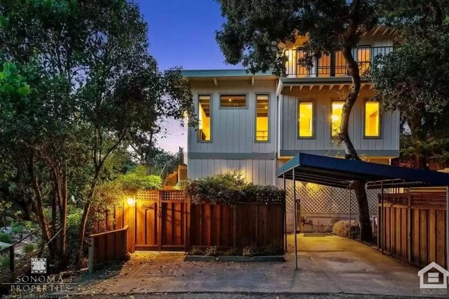 Photo - Beautiful 4bd/3.5ba Updated Custom House with Valley Views