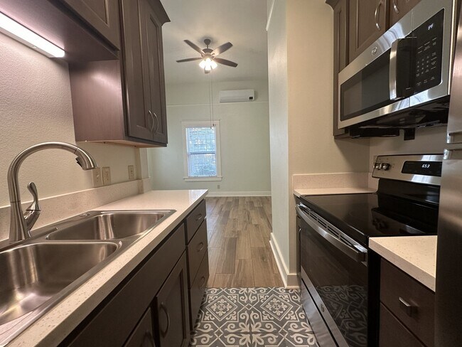 515 E 8th St Unit C