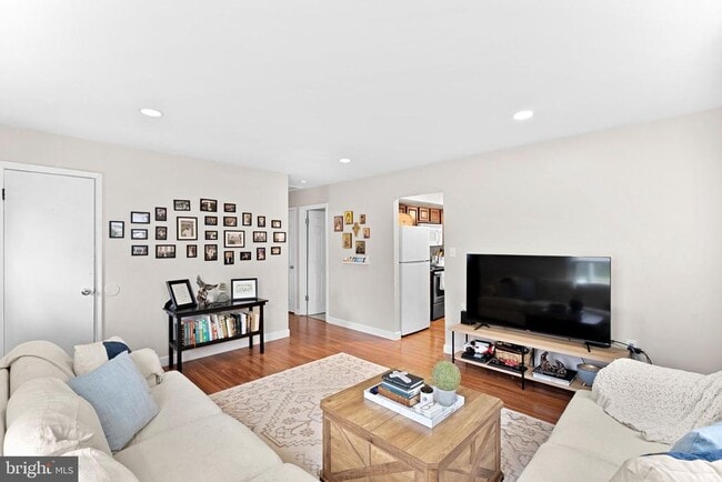 Photo - 219 Josephine St