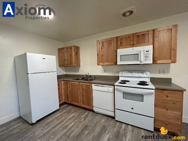 Photo - 1942 Brock-4 Unit 4