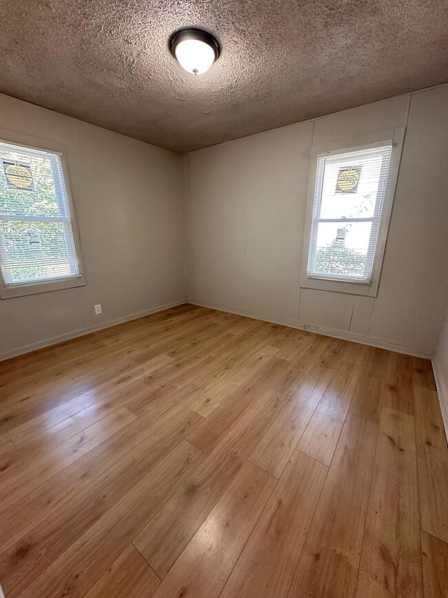 Photo - 3332 Norton Ave