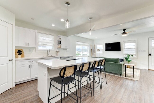 Photo - 1235 Manulani St