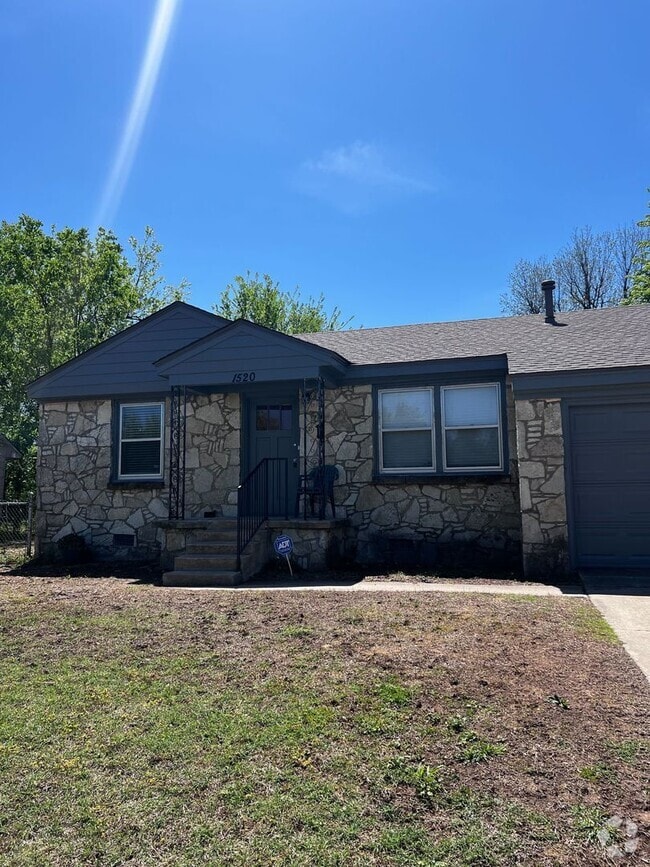 Building Photo - Remodeled 3 Bed 2 bath Rental