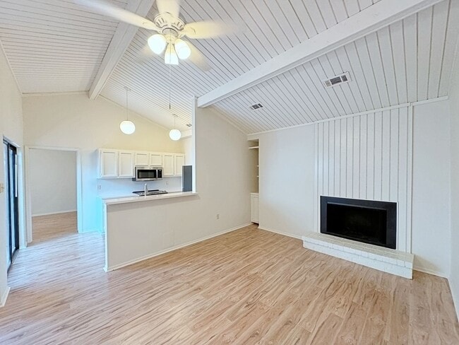 Building Photo - 2 Bedroom Condo for rent off Essen Lane