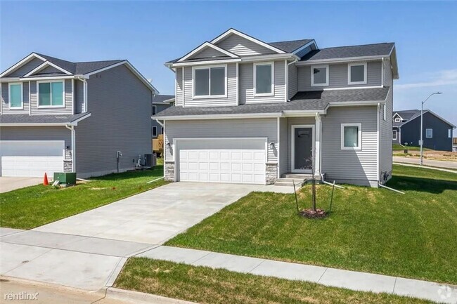 Building Photo - Charming 3 Bedroom Home in Urbandale