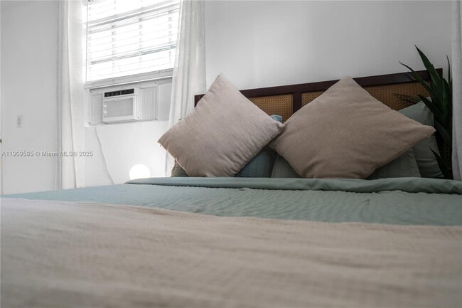 Photo - 2972 NW 15th St Unit 2