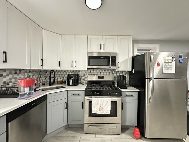 Photo - 1731 N Mozart St Unidad J06P