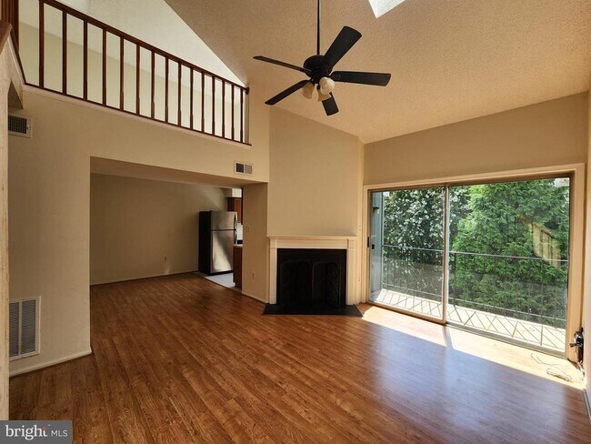 Building Photo - 7731 Inversham Dr Unit 157 Rental