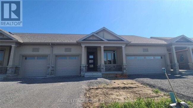 Photo - 98 Athabaska Dr