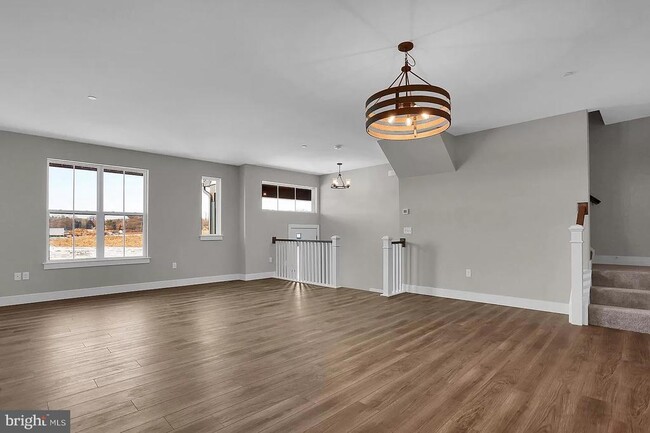 Photo - 121 Despina Dr