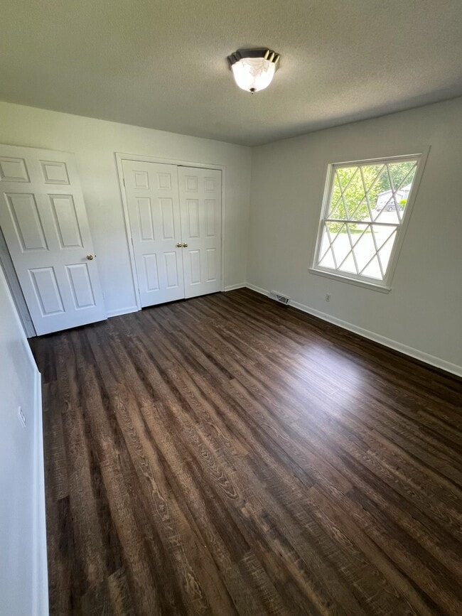 Photo - 1103 Hickory St
