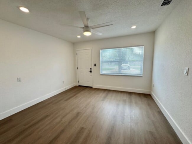 Photo - Stunning 2 Bedroom, 1 Bathroom Completely ...