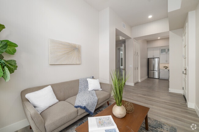 2BR, 2BA - 797SF - Living Room