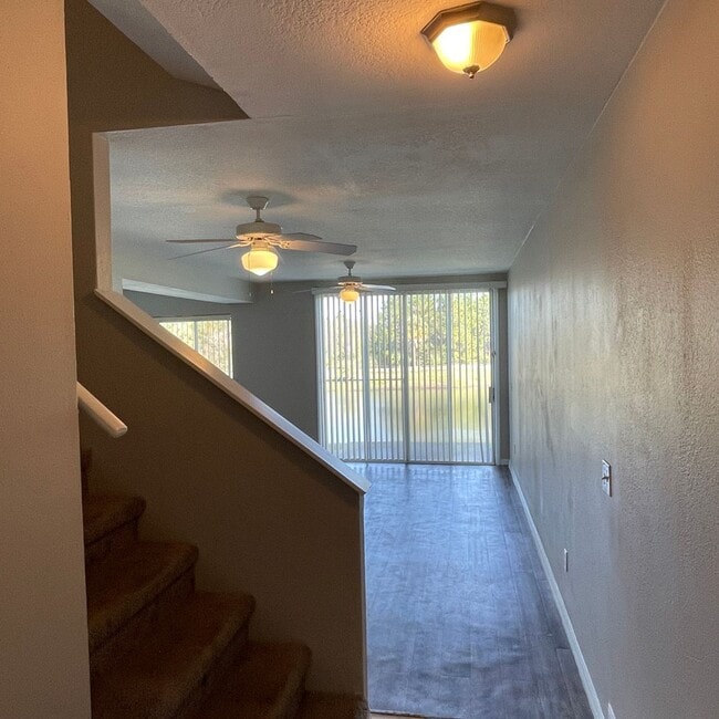 621 Washington Palm Loop Unidad Main Unit