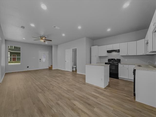 Building Photo - 2 Bowling Ln