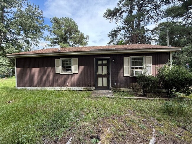 Building Photo - 3 Bedroom Home for Rent
