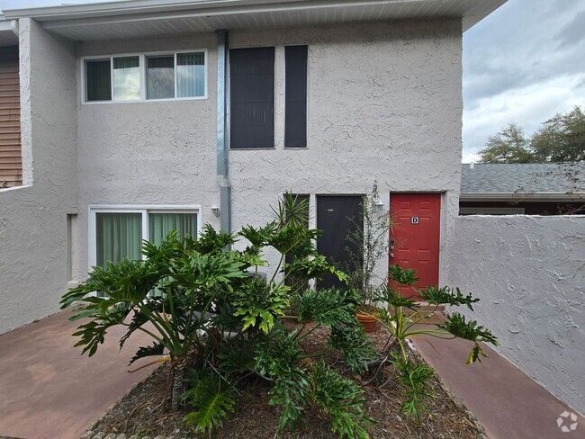 Building Photo - Orlando - 3 Bedroom, 2 Bathroom - $2,295.00 Rental