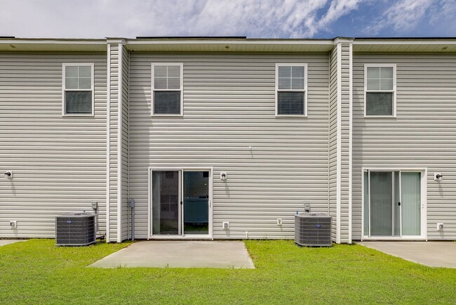 Photo - 3 Bed 2.5 Bath TOWNHOMES with MOVE-IN-SPECIALS!!