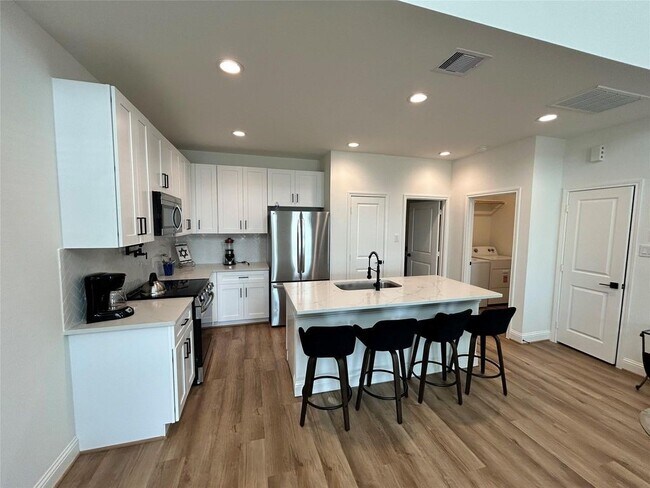 Photo - 12011 Rockview Dr