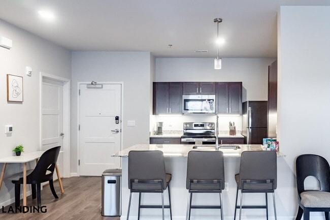 Building Photo - 2023 N Broadmoor Ave Unit 101