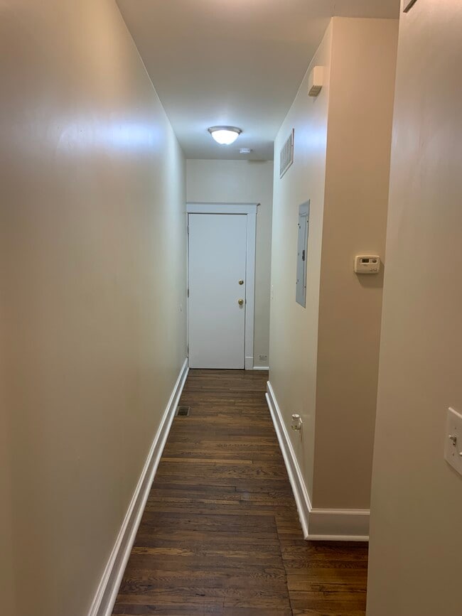 Photo - 5927-5925 Etzel Unit 5925A