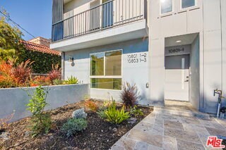 Photo - 10801 Kling St