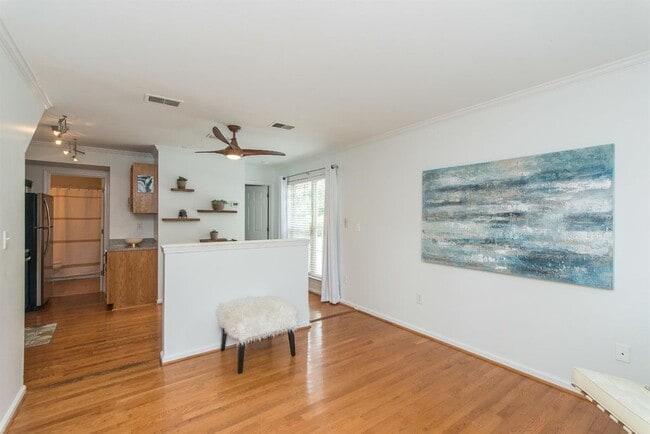 Sala de estar - 415 Marquis Ave Unidad 105