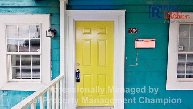 Building Photo - Adorable 3 BD/1 BA Recently Update in the ... Rental