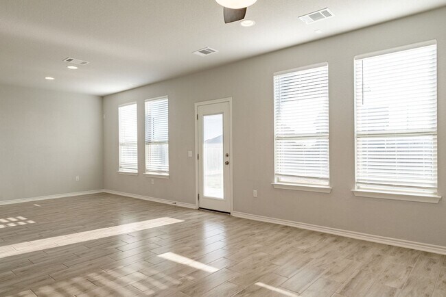 Photo - Your Dream Home Awaits in the Heart of Harris Ridge!