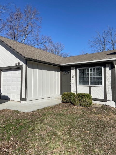 Building Photo - 1046 E Huntington Cir