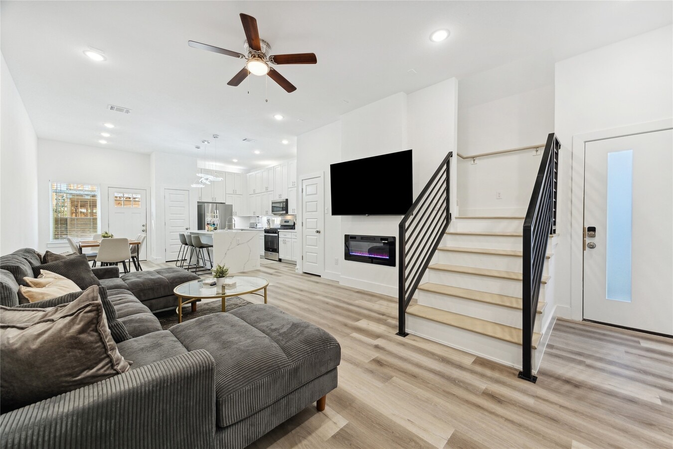 Photo - 3828 Noah St Unit B