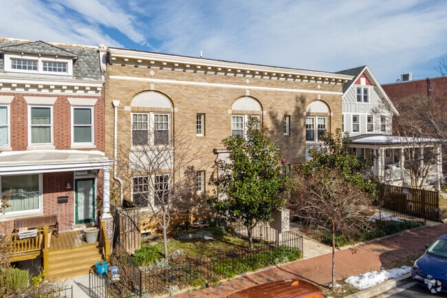 Photo - 1823 Newton St NW