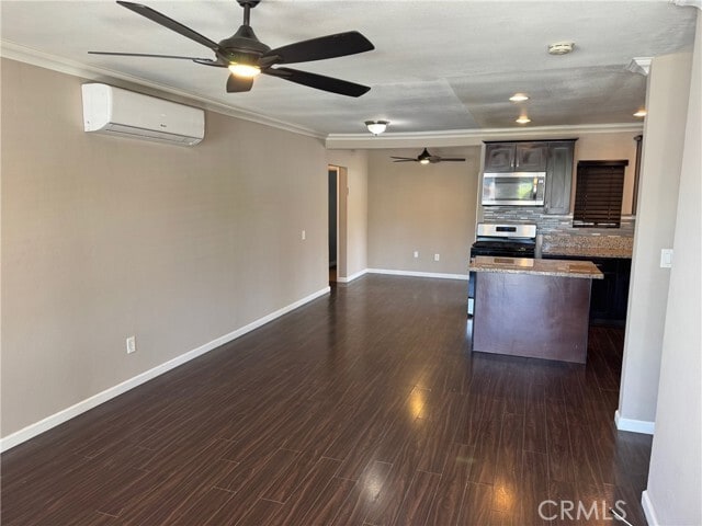 Photo - 926 Griffith Way