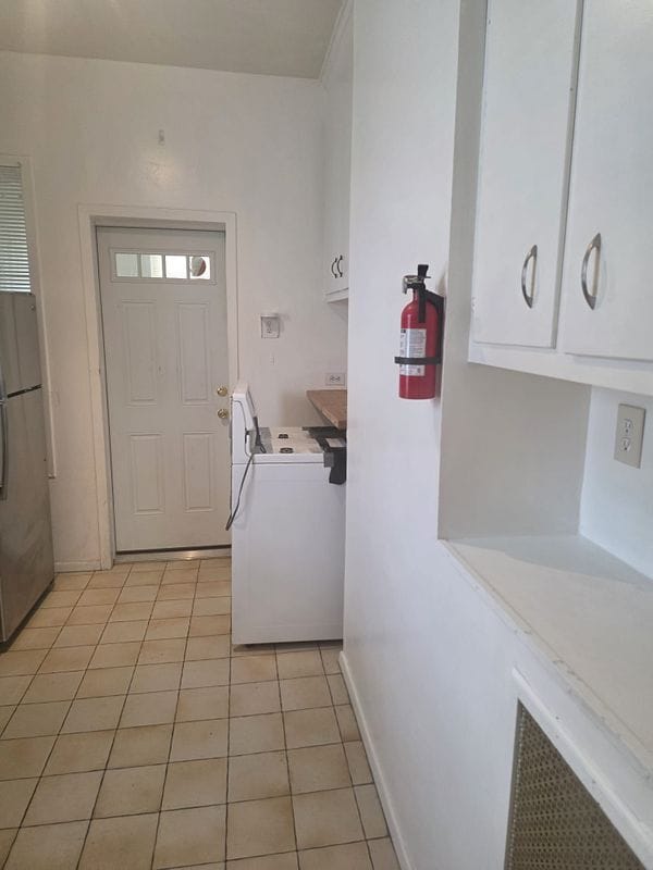 Photo - 1527 Jarvis Ave Apartment