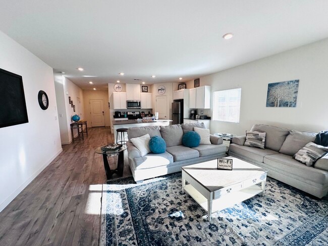 Building Photo - 950 Kathryn Ct