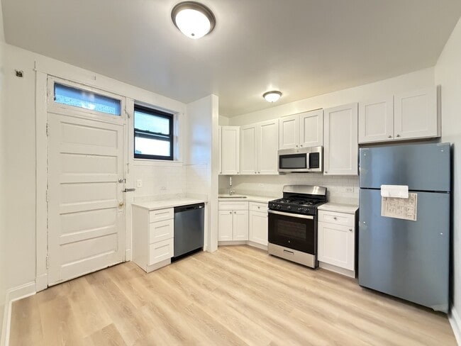 Building Photo - 2638 N Milwaukee Ave Unit 10Q