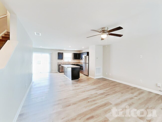 Photo - 2424 Solomon Ln