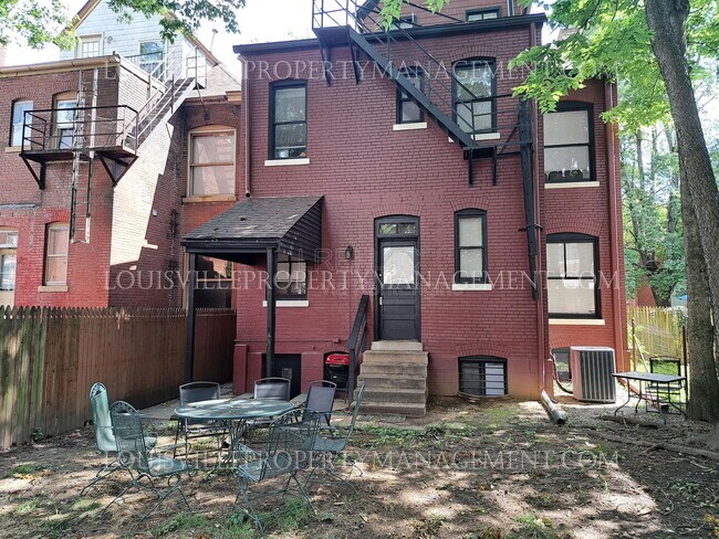 Photo - 319 W Lee St Unidad 4