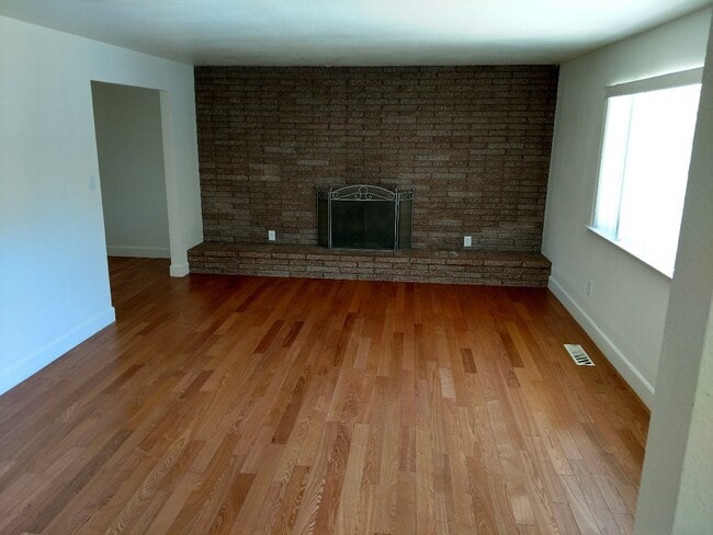 Photo - 2192 Denevi Dr