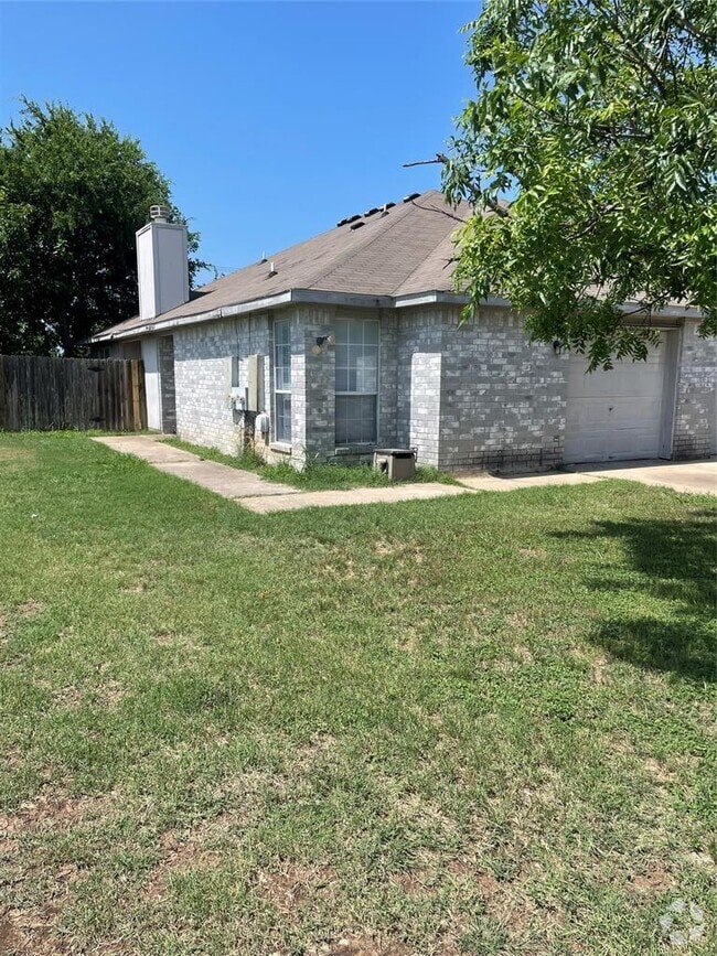 Building Photo - 105 Axis Deer Trail Rental