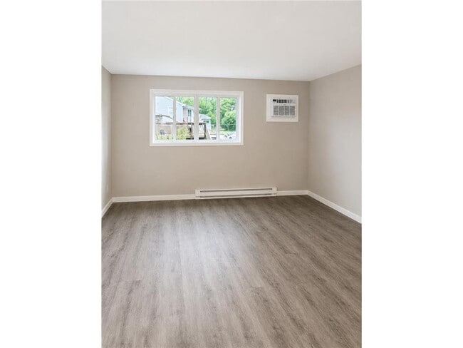 Building Photo - 800 Hackberry Dr Unit H-3