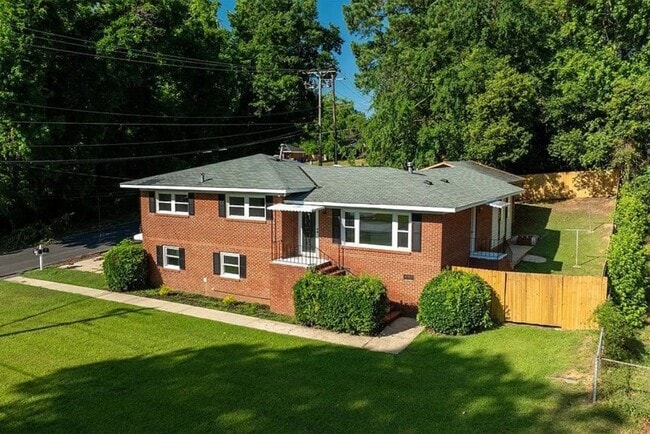 Building Photo - 803 Lichfield Rd